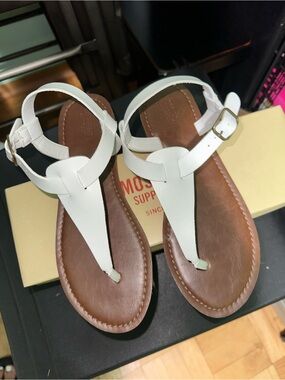 BRAND NEW Mossimo Supply Co. White Sandals